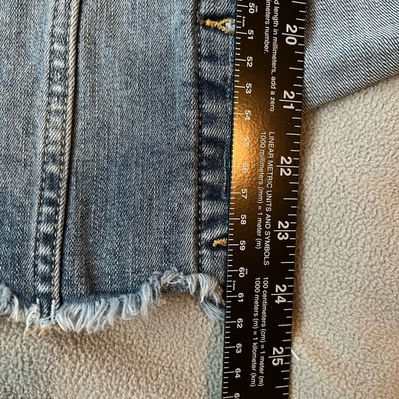 Kancan jacket women SZ MD denim button front, 2 pockets, cuff, frayed bottom hem - Picture 6 of 7